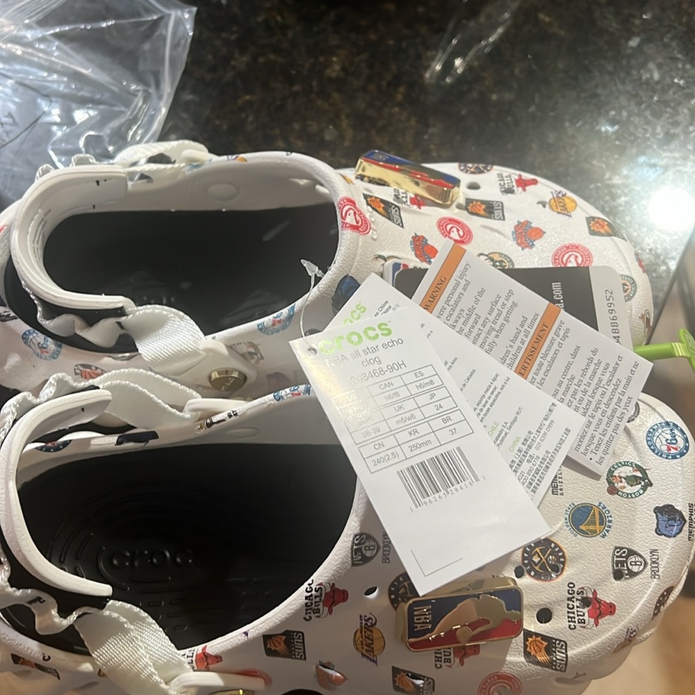 Crocs new - Picture 4 of 4